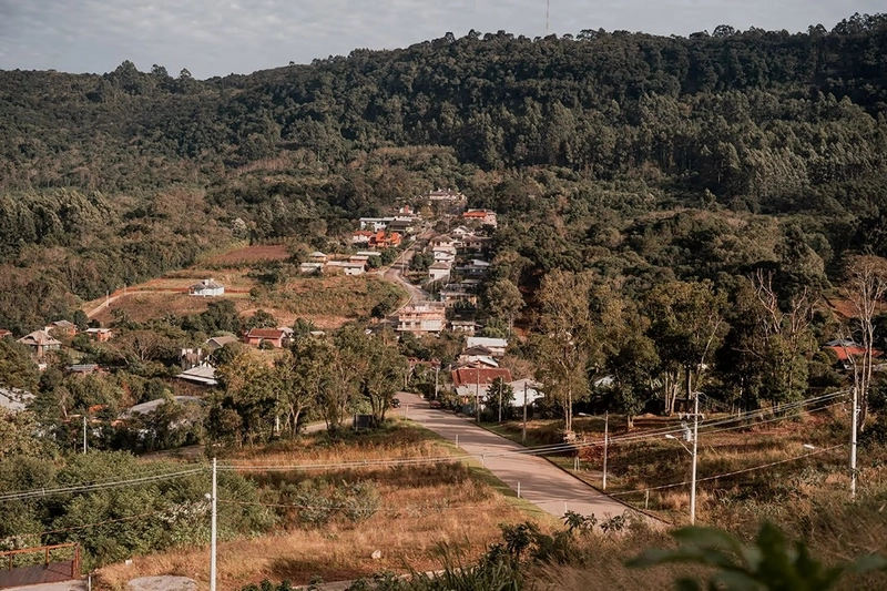 Terreno à venda, na Várzea Grande, em Gramado/RS!: 3ª foto da galeria de imagens do imóvel