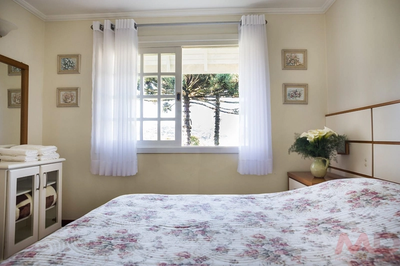 CASA EM CANELA : 11ª foto da galeria de imagens do imóvel