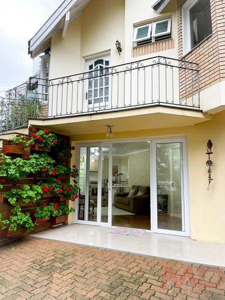 CASA EM CANELA : 1ª foto da galeria de imagens do imóvel