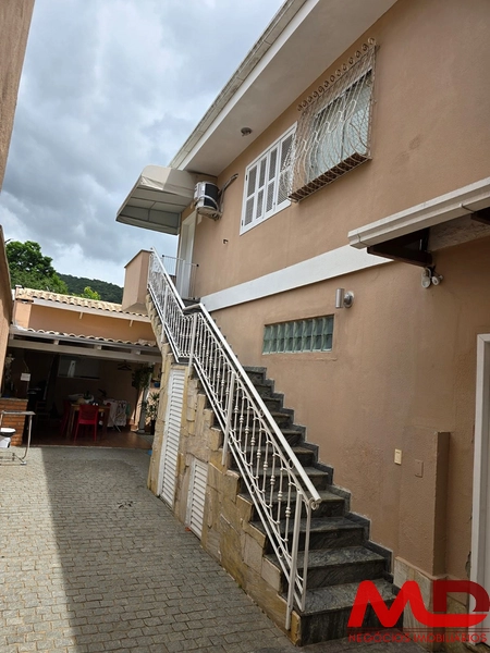 VENDO CASA EM BALNEÁRIO CAMBORIÚ, ACEITO PARTE EM IMOVEIS EM CANELA OU GRAMADO ATE 60%: 2ª foto da galeria de imagens do imóvel