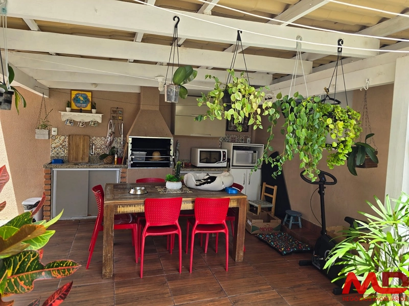 VENDO CASA EM BALNEÁRIO CAMBORIÚ, ACEITO PARTE EM IMOVEIS EM CANELA OU GRAMADO ATE 60%: 4ª foto da galeria de imagens do imóvel