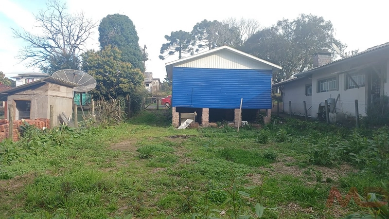 CASA DE MADEIRA 2 DORMITÓRIOS A VENDA EM CANELA RS NO CENTRO: 3ª foto da galeria de imagens do imóvel