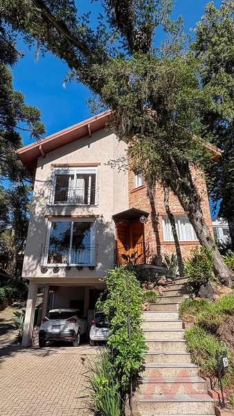 CASA EM CONDOMINIO EM CANELA RS: 2ª foto da galeria de imagens do imóvel