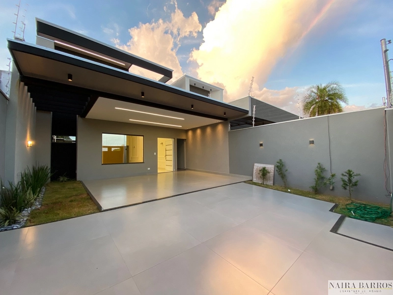 Casa com 3 suítes e piscina no Rita Vieira: 2ª foto da galeria de imagens do imóvel
