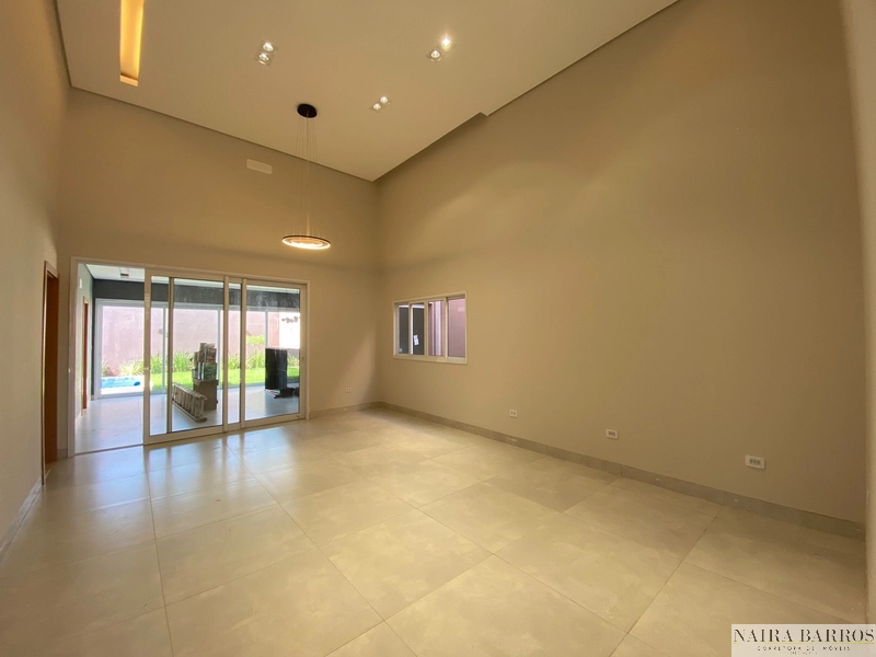 Casa com 3 dormitórios e piscina - Jd Seminário: 3ª foto da galeria de imagens do imóvel