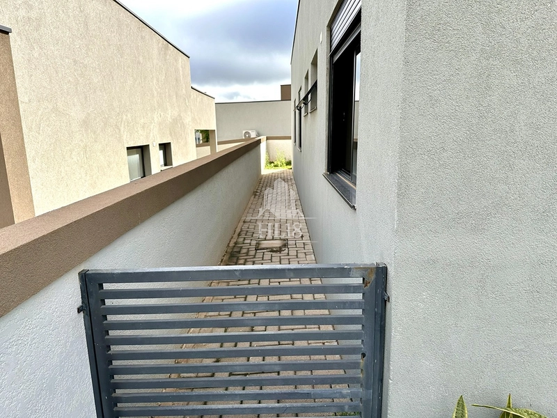 CONDOMÍNIO DE CASA ACOLHEDOR EM ATIBAIA: 4ª foto da galeria de imagens do imóvel