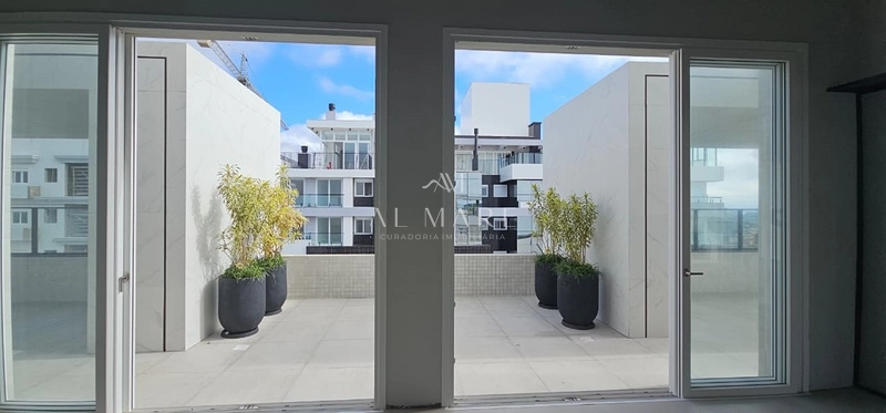 Apartamento três dormitórios sendo uma suíte com vaga de garagem a uma quadra do mar : 35ª foto da galeria de imagens do imóvel
