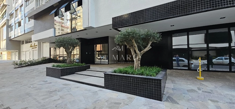 Apartamento três dormitórios sendo uma suíte com vaga de garagem a uma quadra do mar : 39ª foto da galeria de imagens do imóvel