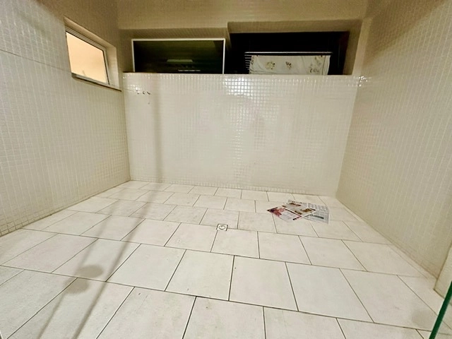 apartamento vista mar com dois dormitórios duas vagas de garagem e depósito : 3ª foto da galeria de imagens do imóvel