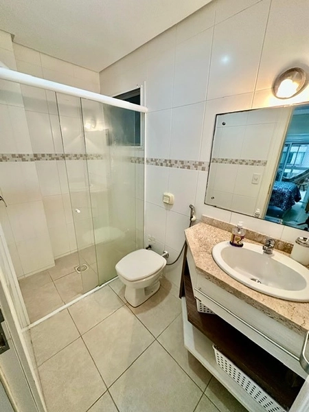 apartamento vista mar com dois dormitórios duas vagas de garagem e depósito : 24ª foto da galeria de imagens do imóvel