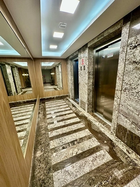 apartamento vista mar com dois dormitórios duas vagas de garagem e depósito : 27ª foto da galeria de imagens do imóvel