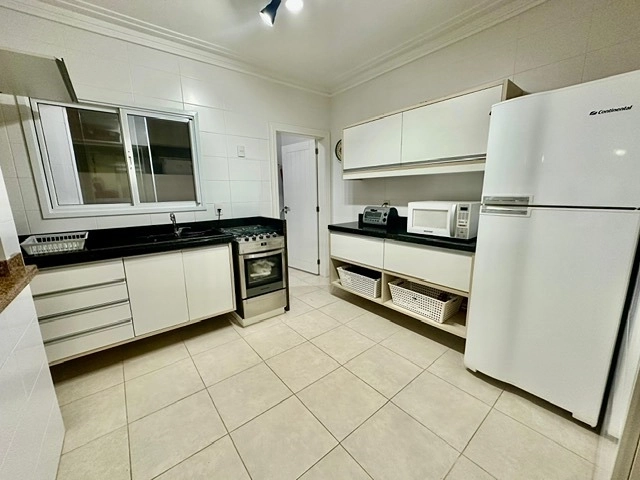 apartamento vista mar com dois dormitórios duas vagas de garagem e depósito : 7ª foto da galeria de imagens do imóvel