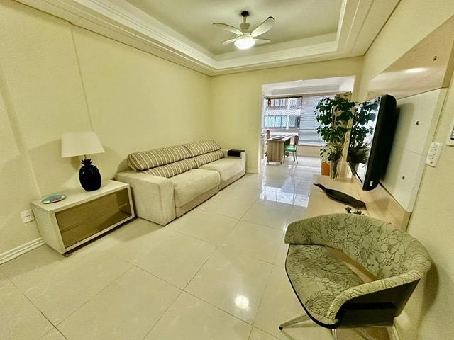apartamento vista mar com dois dormitórios duas vagas de garagem e depósito : 17ª foto da galeria de imagens do imóvel