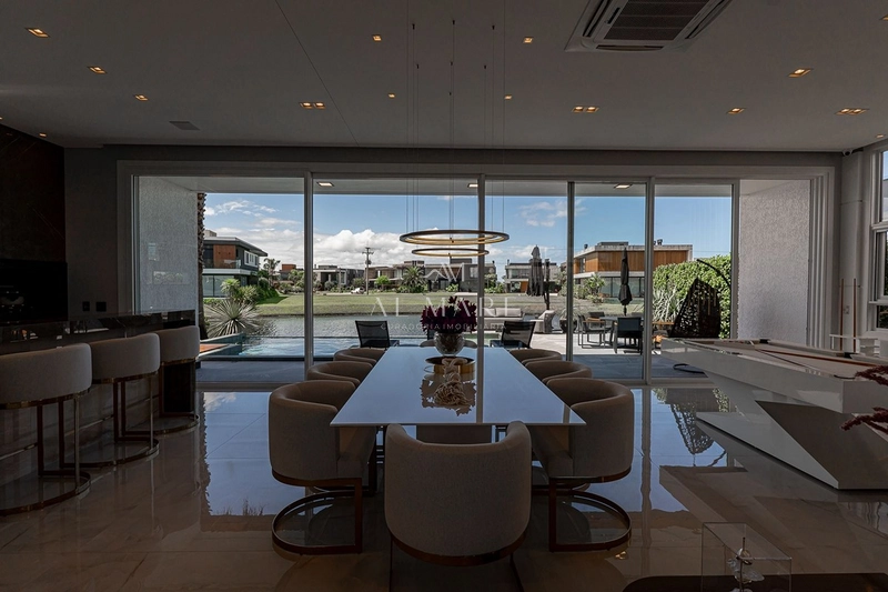 Mansão no condominio beira lago: 6ª foto da galeria de imagens do imóvel