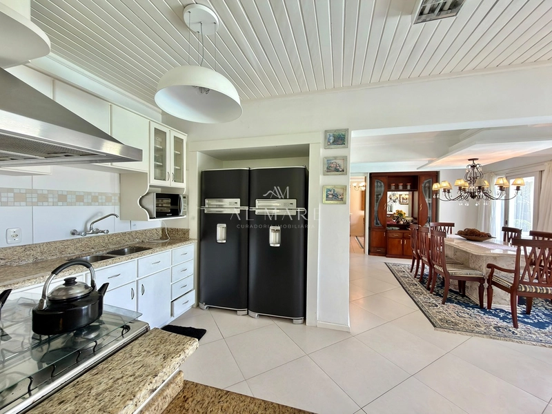 CASA À VENDA EM ATLÂNTIDA! 2 LOTES • 1.200 M² DE TERRENO • 4 SUÍTES: 15ª foto da galeria de imagens do imóvel