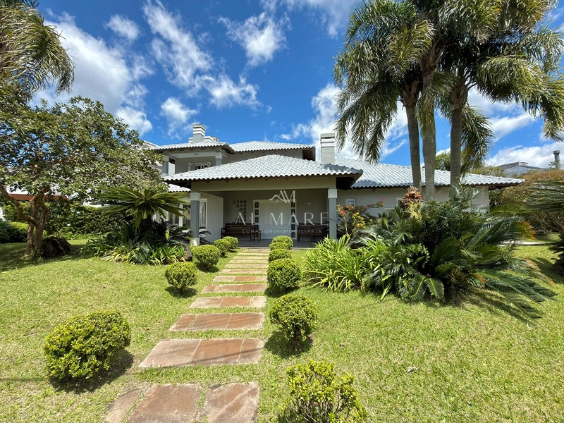 CASA À VENDA EM ATLÂNTIDA! 2 LOTES • 1.200 M² DE TERRENO • 4 SUÍTES: 4ª foto da galeria de imagens do imóvel
