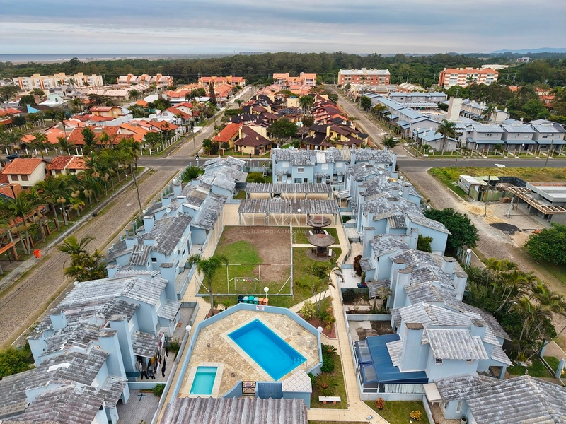 Sobrado com dois quarto, piscina e quadra de esportes : 26ª foto da galeria de imagens do imóvel
