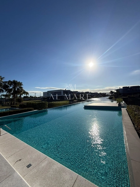 Casa beira lago com seis suítes mais lavabo ao lado da infra: 30ª foto da galeria de imagens do imóvel
