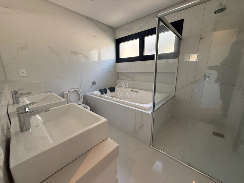 Casa beira lago com seis suítes mais lavabo ao lado da infra: 18ª foto da galeria de imagens do imóvel