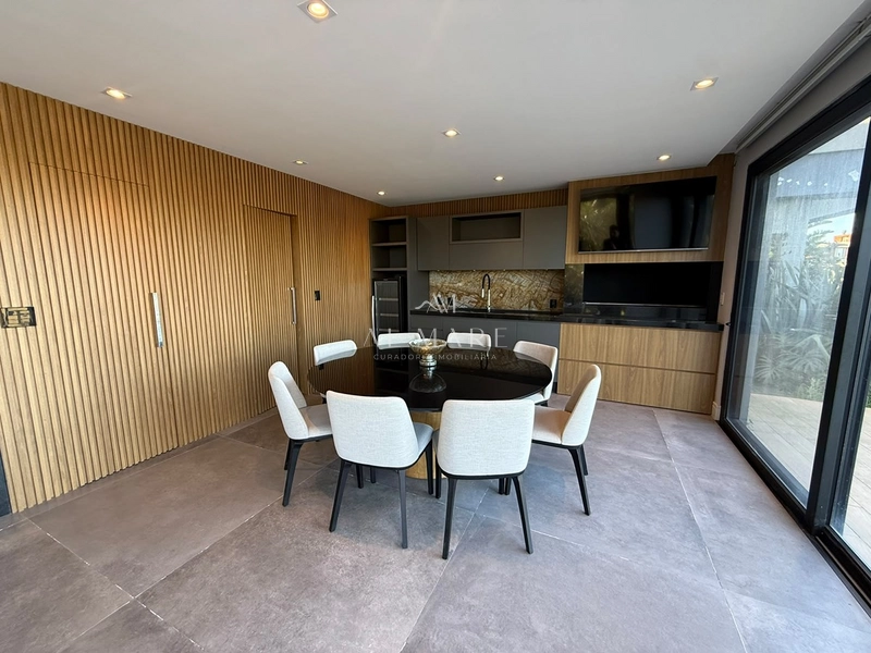 Casa beira lago com seis suítes mais lavabo ao lado da infra: 5ª foto da galeria de imagens do imóvel