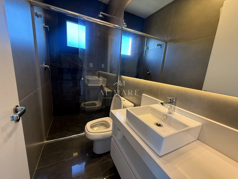 Casa beira lago com seis suítes mais lavabo ao lado da infra: 17ª foto da galeria de imagens do imóvel