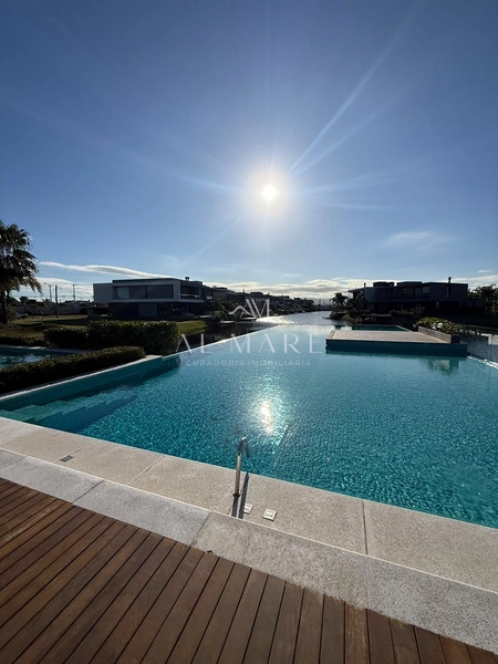 Casa beira lago com seis suítes mais lavabo ao lado da infra: 28ª foto da galeria de imagens do imóvel
