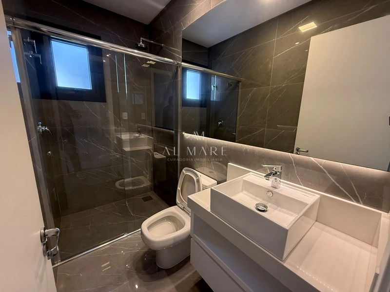 Casa beira lago com seis suítes mais lavabo ao lado da infra: 26ª foto da galeria de imagens do imóvel