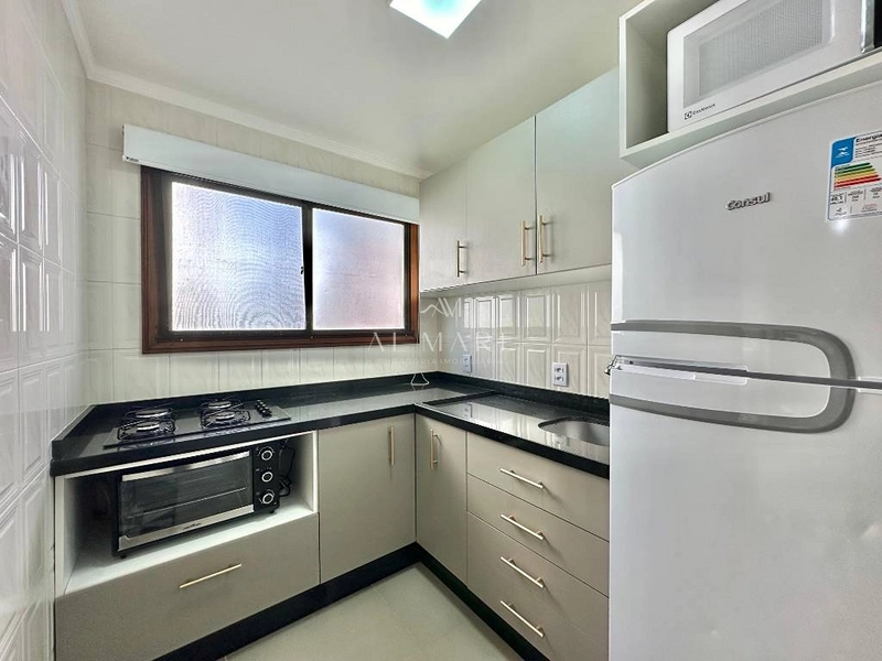 Apartamento de um dormitório com vaga de garagem a duas quadras do mar : 11ª foto da galeria de imagens do imóvel