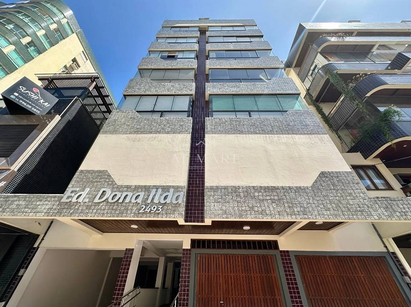 Apartamento de um dormitório com vaga de garagem a duas quadras do mar : 3ª foto da galeria de imagens do imóvel