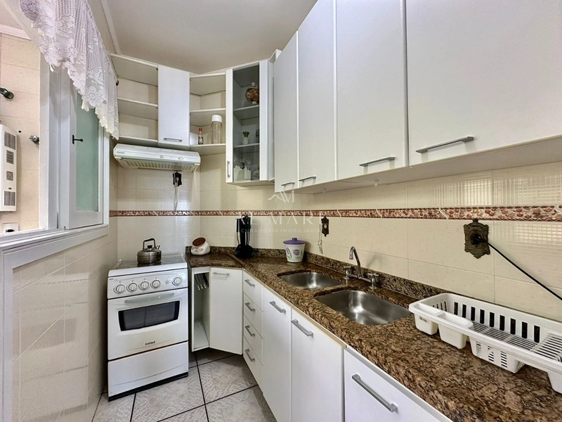 Apartamento beira mar com três dormitórios sendo uma suíte com duas vagas de garagem e mais depósito : 17ª foto da galeria de imagens do imóvel