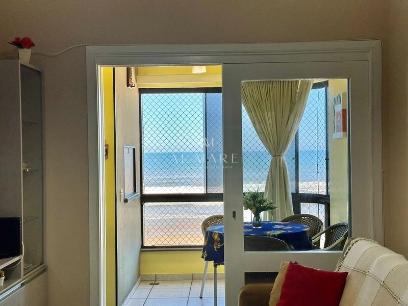 Apartamento beira mar com três dormitórios sendo uma suíte com duas vagas de garagem e mais depósito : 9ª foto da galeria de imagens do imóvel