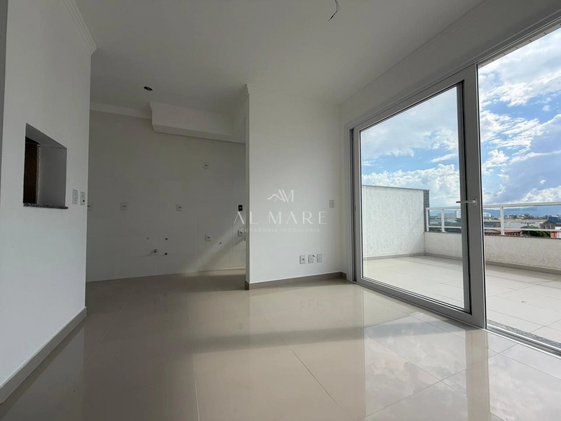 Apartamento com terraço: 2ª foto da galeria de imagens do imóvel