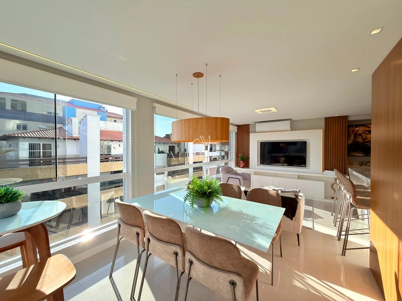 Apartamento de esquina vista mar e serra: 11ª foto da galeria de imagens do imóvel