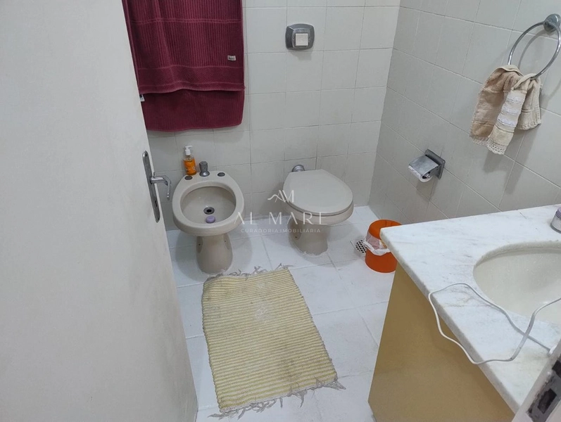 Apartamento três dormitórios sendo uma suíte apenas uma quadra do mar : 13ª foto da galeria de imagens do imóvel