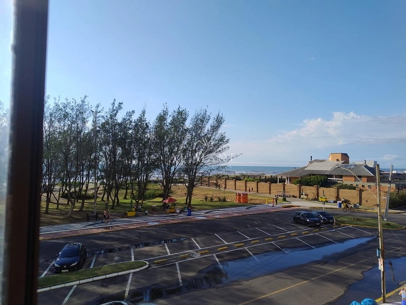 Apartamento três dormitórios sendo uma suíte apenas uma quadra do mar : 21ª foto da galeria de imagens do imóvel