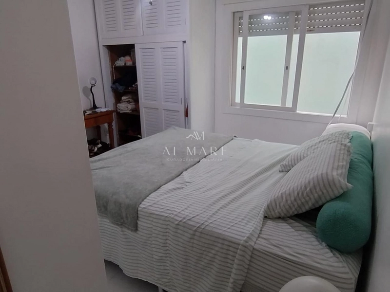 Apartamento três dormitórios sendo uma suíte apenas uma quadra do mar : 3ª foto da galeria de imagens do imóvel