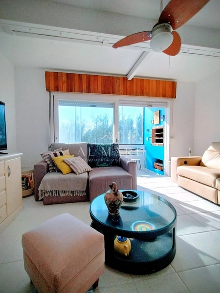 Apartamento três dormitórios sendo uma suíte apenas uma quadra do mar : 29ª foto da galeria de imagens do imóvel