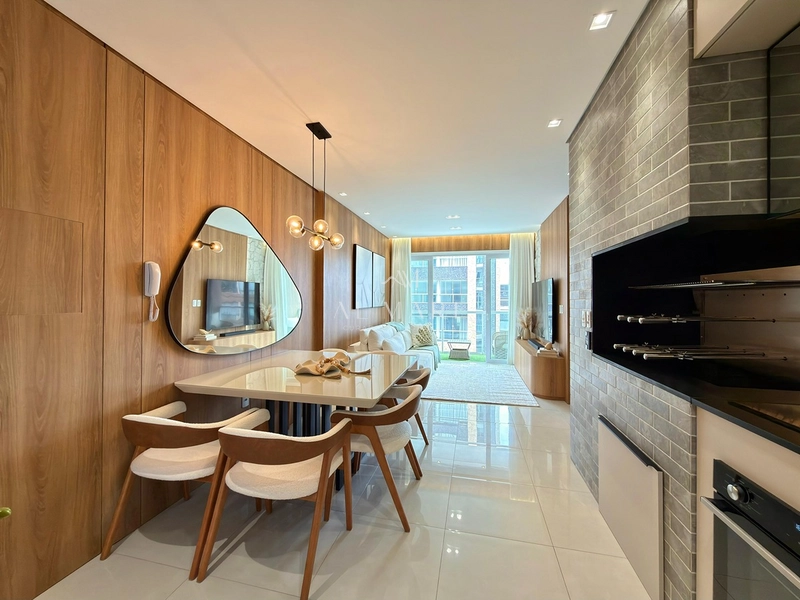 Apartamento uma quadra do mar : 2ª foto da galeria de imagens do imóvel