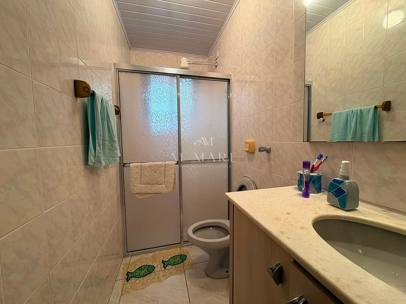Apartamento  de frente com sacada fechado com três dormitórios sendo uma suíte mobiliado: 12ª foto da galeria de imagens do imóvel