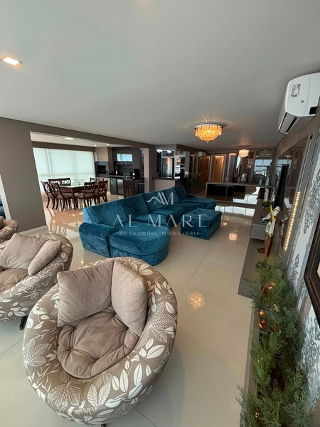Apartamento beira mar mobiliado e decorado com cinco suítes e três vagas de garagem : 38ª foto da galeria de imagens do imóvel