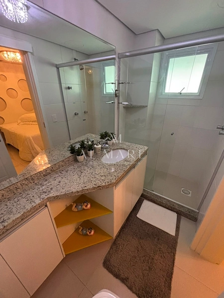 Apartamento beira mar mobiliado e decorado com cinco suítes e três vagas de garagem : 39ª foto da galeria de imagens do imóvel