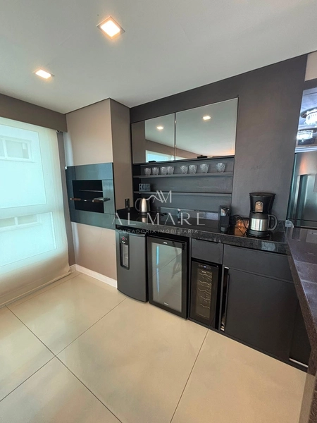 Apartamento beira mar mobiliado e decorado com cinco suítes e três vagas de garagem : 14ª foto da galeria de imagens do imóvel