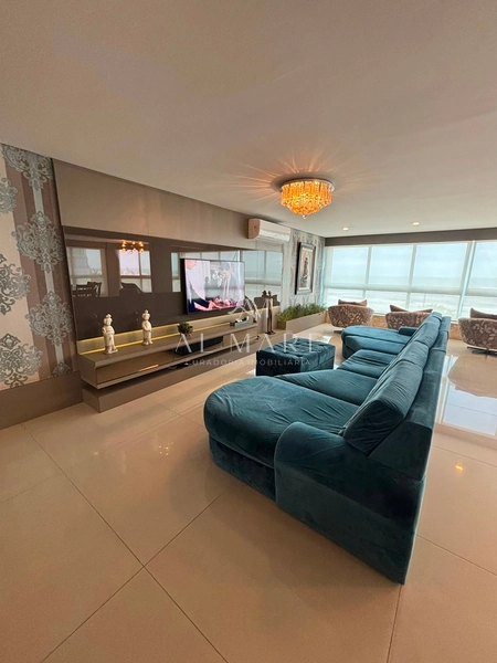 Apartamento beira mar mobiliado e decorado com cinco suítes e três vagas de garagem : 8ª foto da galeria de imagens do imóvel