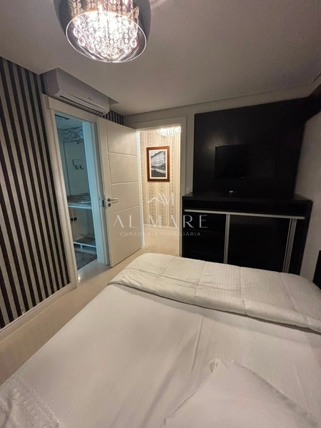 Apartamento beira mar mobiliado e decorado com cinco suítes e três vagas de garagem : 15ª foto da galeria de imagens do imóvel