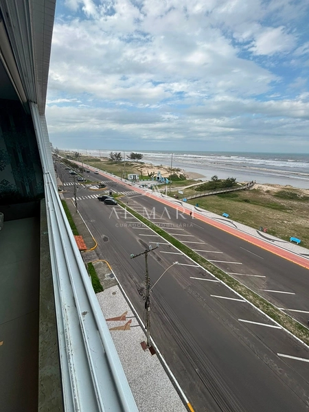 Apartamento beira mar mobiliado e decorado com cinco suítes e três vagas de garagem : 36ª foto da galeria de imagens do imóvel