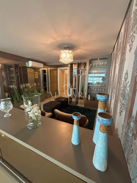 Apartamento beira mar mobiliado e decorado com cinco suítes e três vagas de garagem : 4ª foto da galeria de imagens do imóvel
