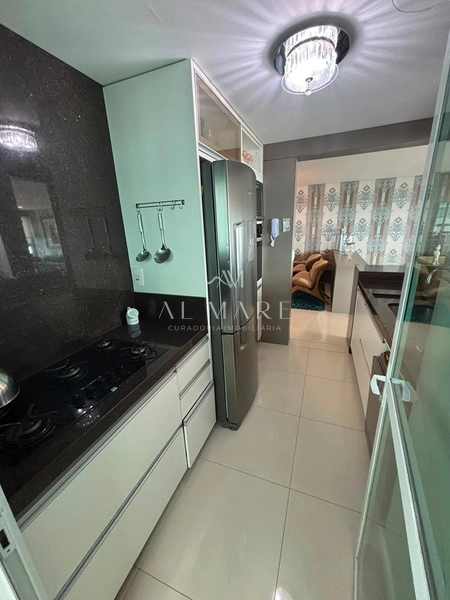 Apartamento beira mar mobiliado e decorado com cinco suítes e três vagas de garagem : 12ª foto da galeria de imagens do imóvel