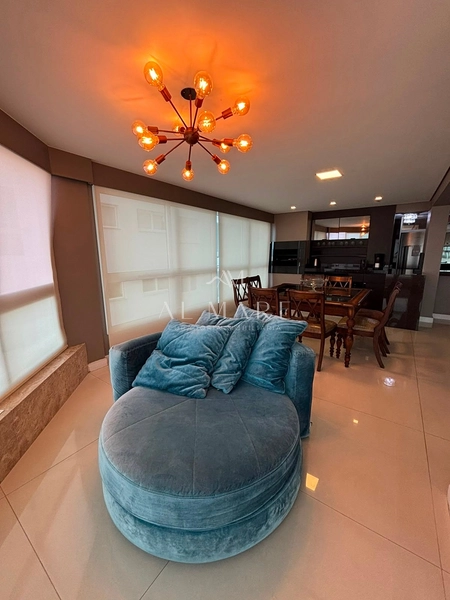 Apartamento beira mar mobiliado e decorado com cinco suítes e três vagas de garagem : 5ª foto da galeria de imagens do imóvel