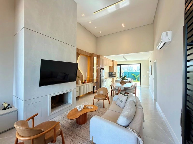 Casa em condomínio com quatro suítes mobiliado e decorado : 3ª foto da galeria de imagens do imóvel