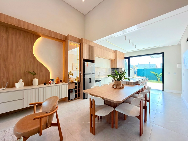 Casa em condomínio com quatro suítes mobiliado e decorado : 1ª foto da galeria de imagens do imóvel